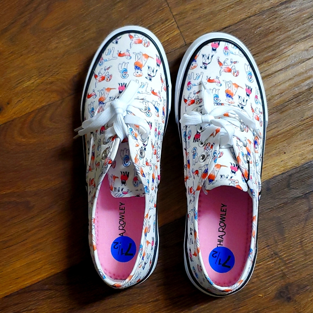 Nwt Dog sneaker shoe 7.5 rare